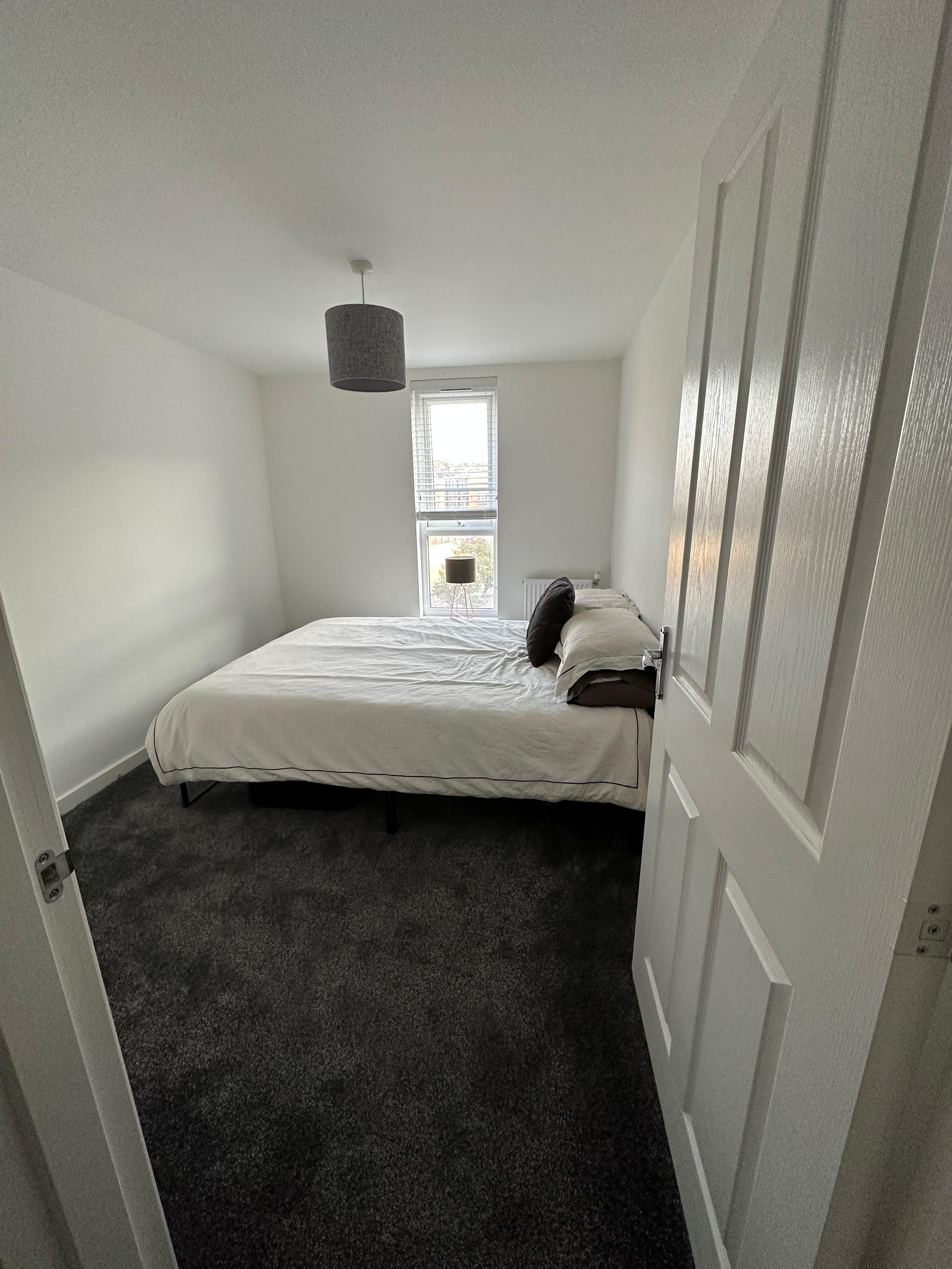 Clos y rheilffordd barry bedroom 2