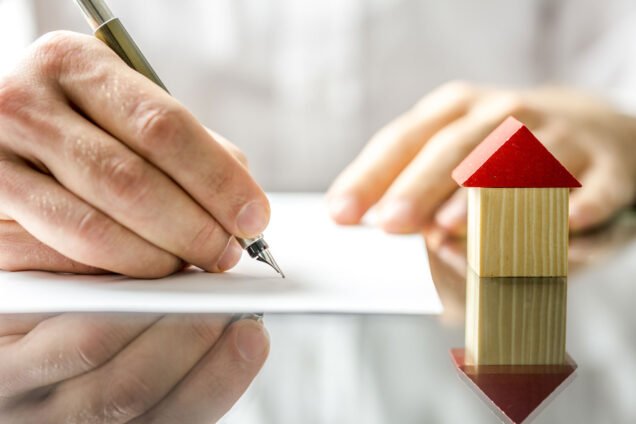 House and writing letter contract
